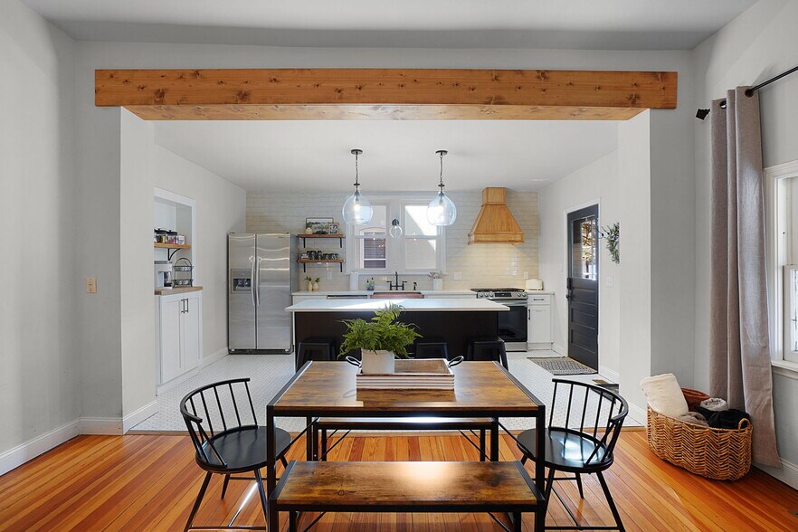 Building Photo - 1015 N 5th St