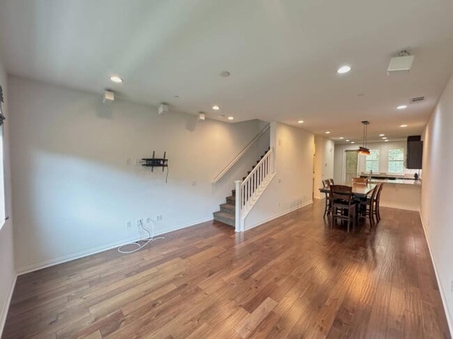 Building Photo - 2.0 bedroom in Azusa California 91702