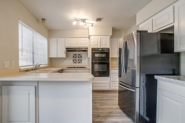 Building Photo - 5947 Chimney Wood Cir