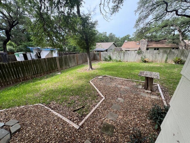 Building Photo - 2514 Redleaf Ln