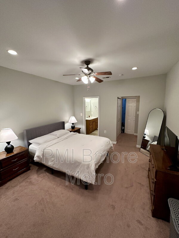 Building Photo - 37 S Ellwood Ave