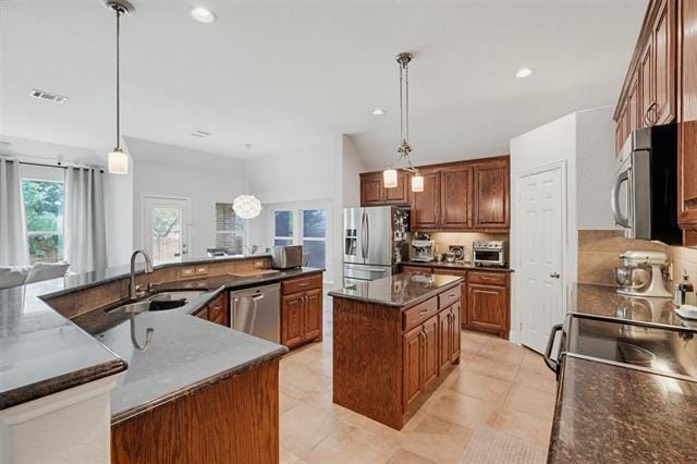Building Photo - 2504 Maple Stream Dr