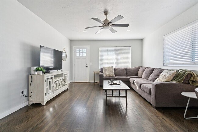 Building Photo - 4104 NW 59th St