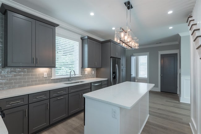 Building Photo - 3 Sanctuary Ct