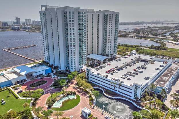 Building Photo - 231 Riverside Dr