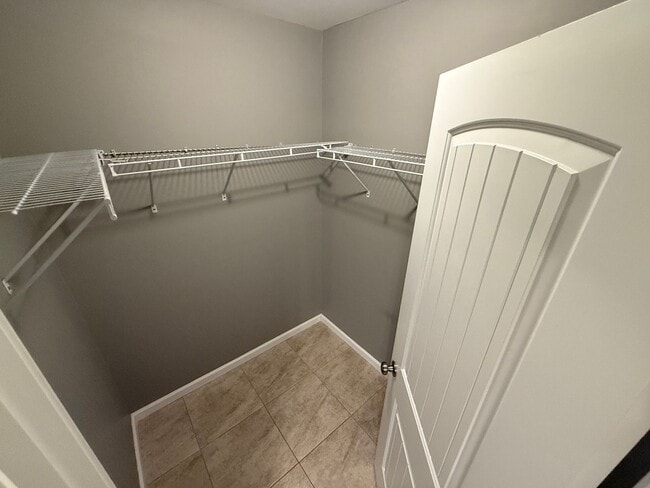 Building Photo - Charming home close to Turkey Creek, No HO...