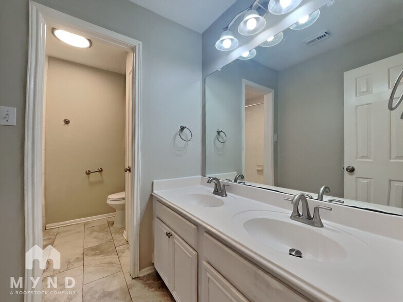 Building Photo - 275 Indian Falls S