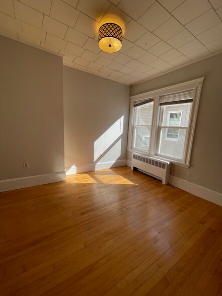 Building Photo - 38 George St