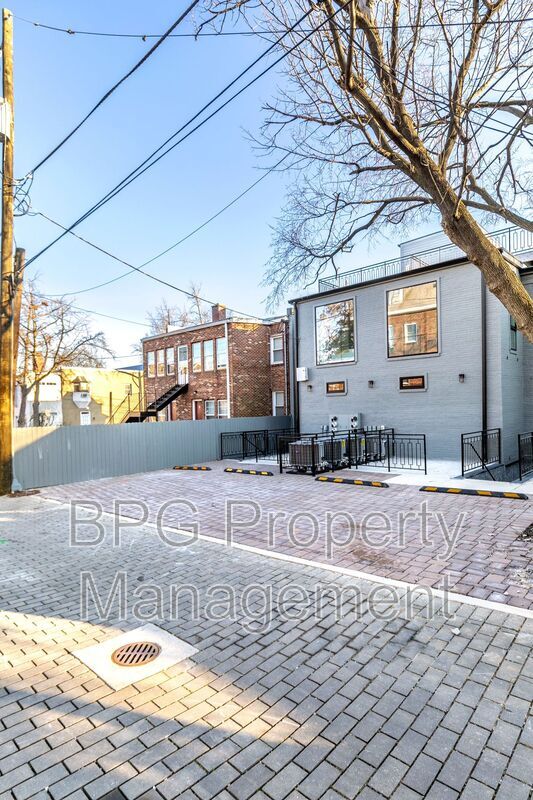 Building Photo - 3921 W St NW