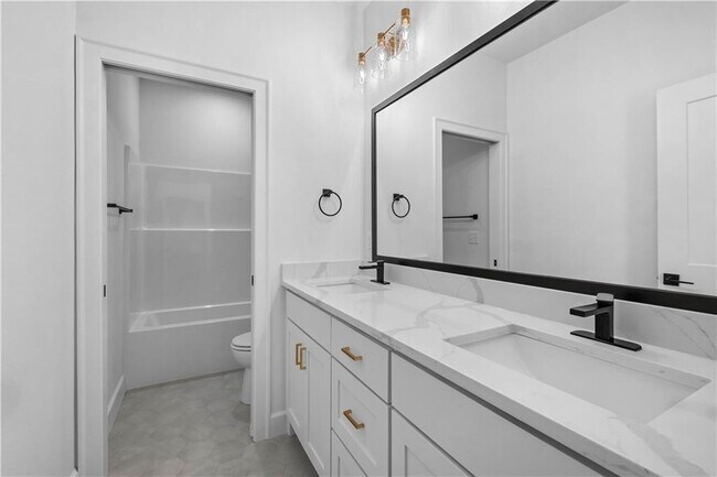 Building Photo - 1810 Peacock Rd