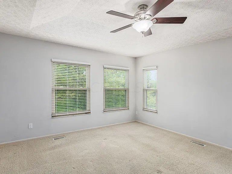 Building Photo - 7218 Innisfree Ln