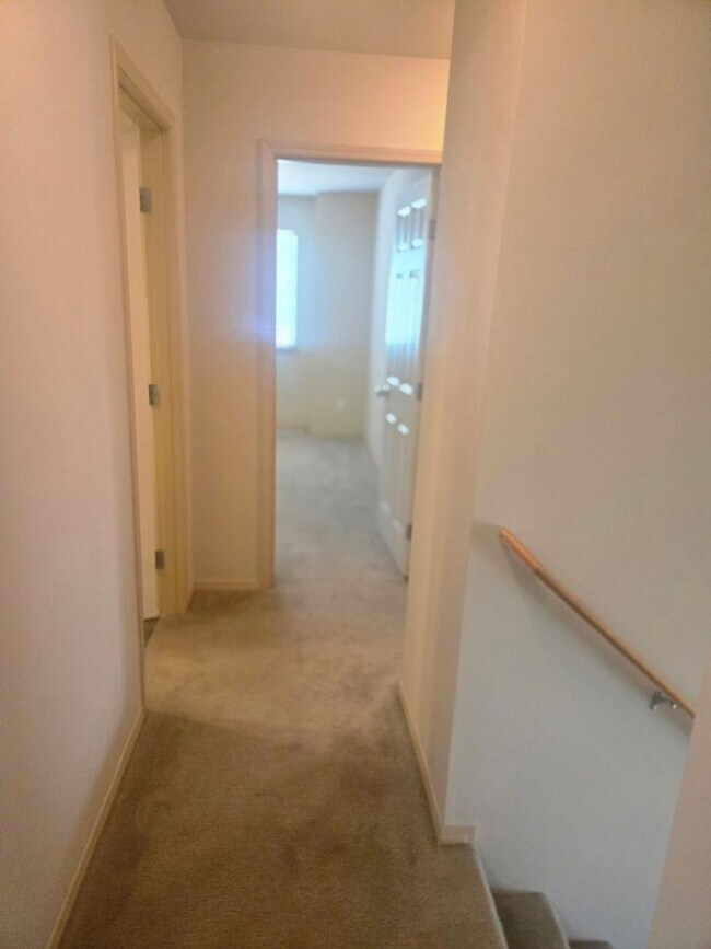 Building Photo - 3bd/2.5ba Maple Valley Home