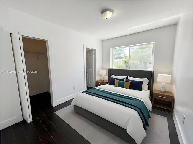 Building Photo - 1040 NW 3rd Ave