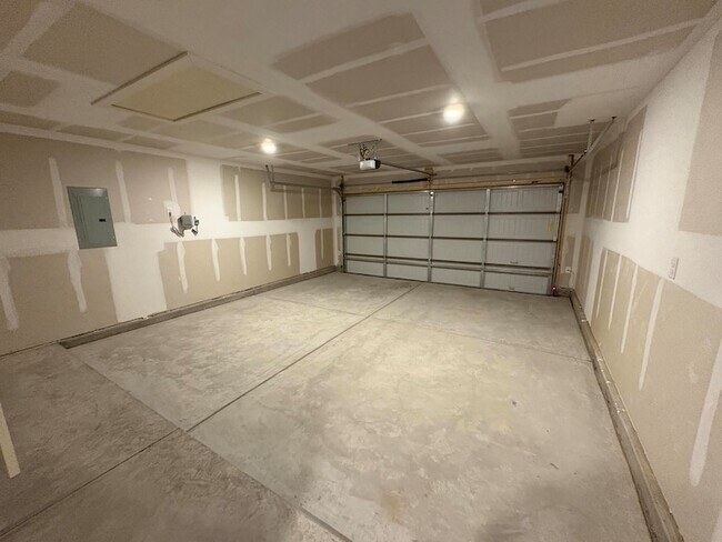 Building Photo - 2215 134th St