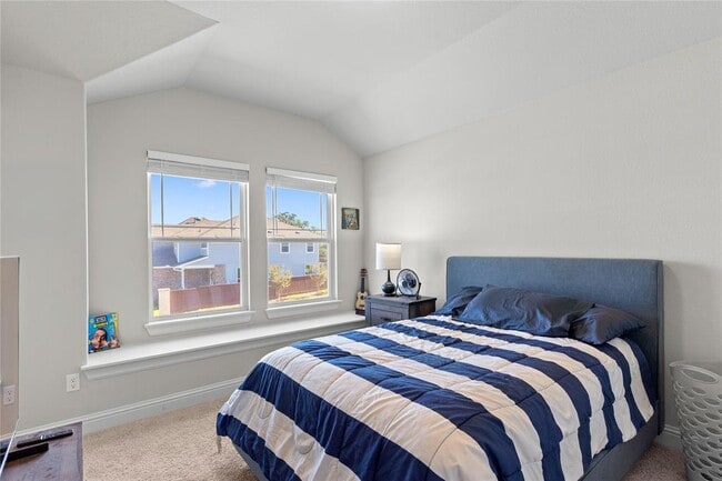 Building Photo - 113 Stone Crk Dr