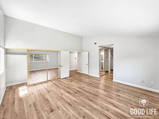 Building Photo - Beautiful 3BD/2BA w/ A/C, In-Unit Laundry, and 2-Car Attached Garage in San Carlos!