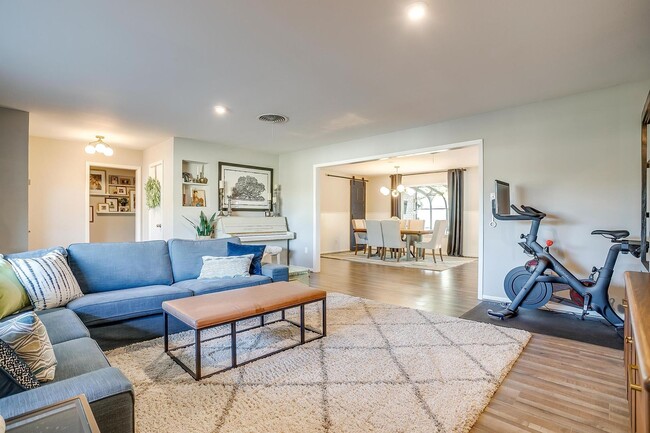 Building Photo - Beautiful Home on Corner Lot in South Hill...
