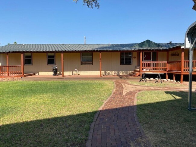 Primary Photo - Quiet Idalou Home for Lease