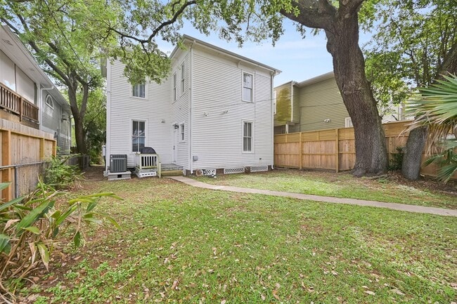 Building Photo - 1808 Avenue K