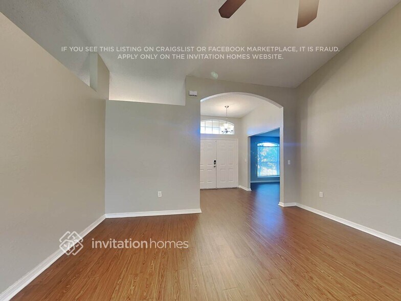 Building Photo - 914 Summer Glen Dr