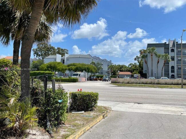 Primary Photo - 1750 N Congress Ave