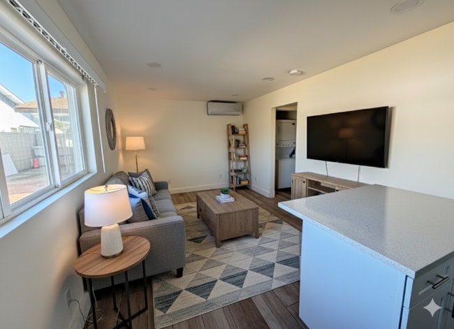 Building Photo - 1533 Monterey Pine Dr