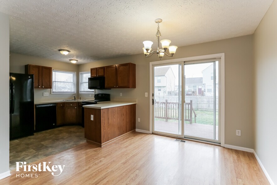 Building Photo - 5842 Rothrock Ct