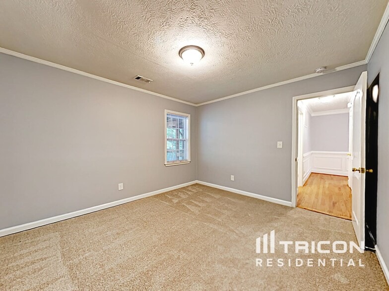 Building Photo - 4887 Lewis Rd