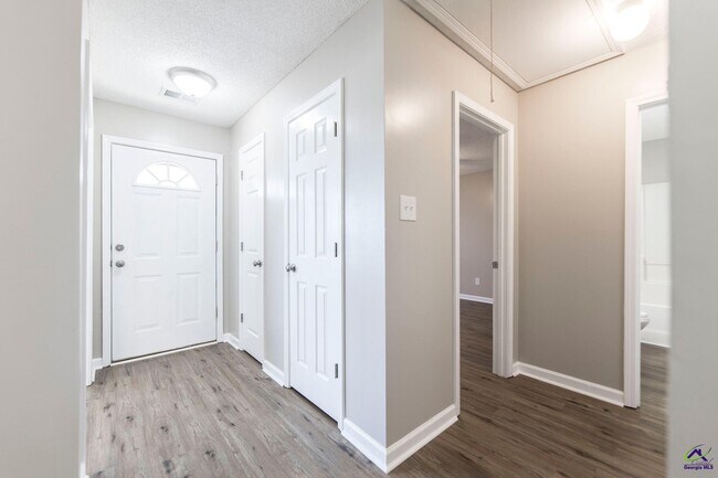 Building Photo - 404 Chadwyck Cir