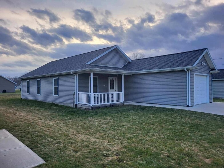 Building Photo - 4634 E Morris First St