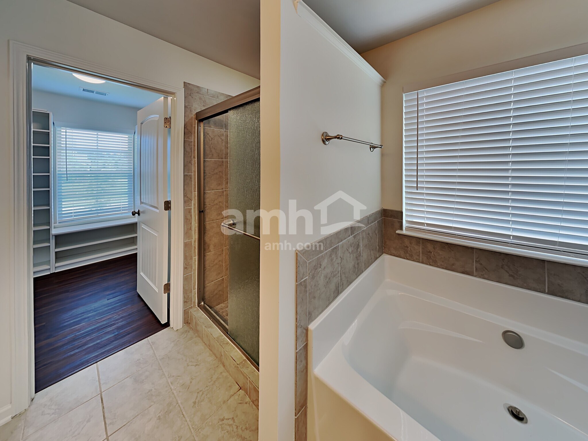 Building Photo - 731 Hot Springs Trail