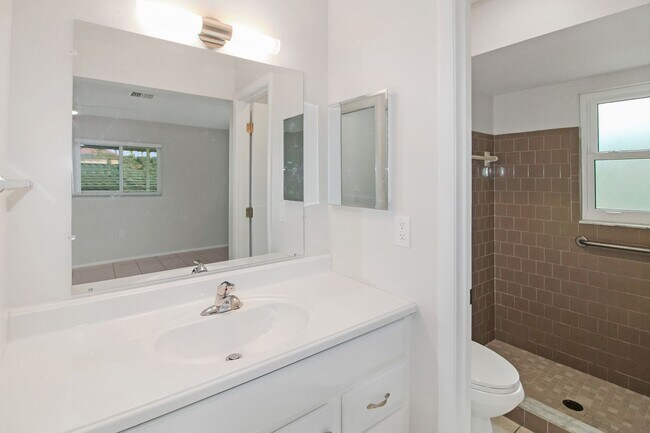 Building Photo - Hourglass Lakes Annual Home for Rent