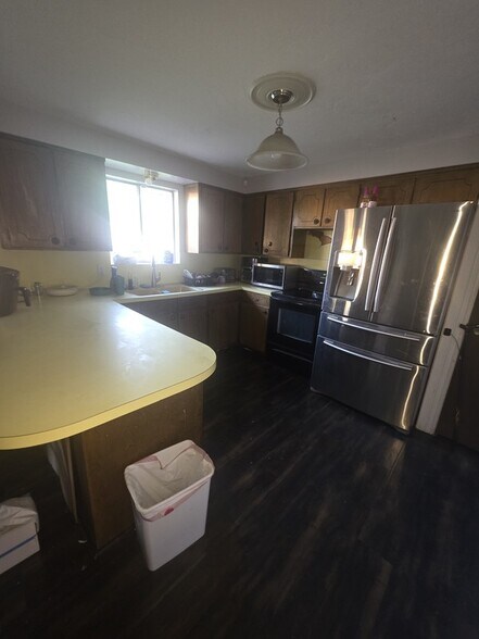 Building Photo - 3111 Midwest Dr