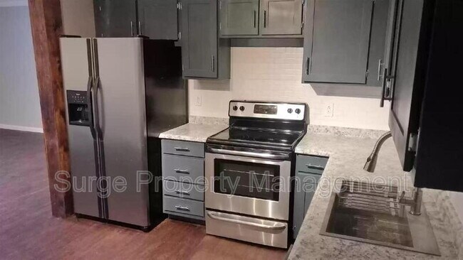 Building Photo - 1124 N Center St