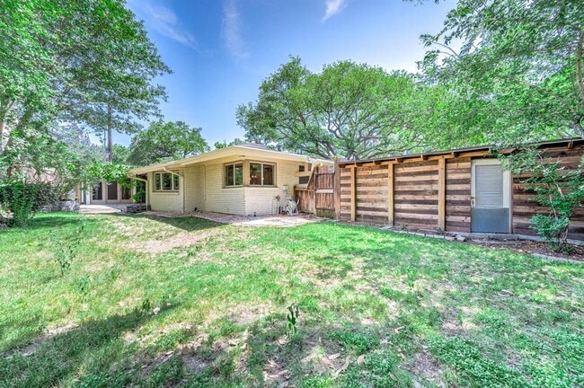 Building Photo - 6825 Bellgreen Dr