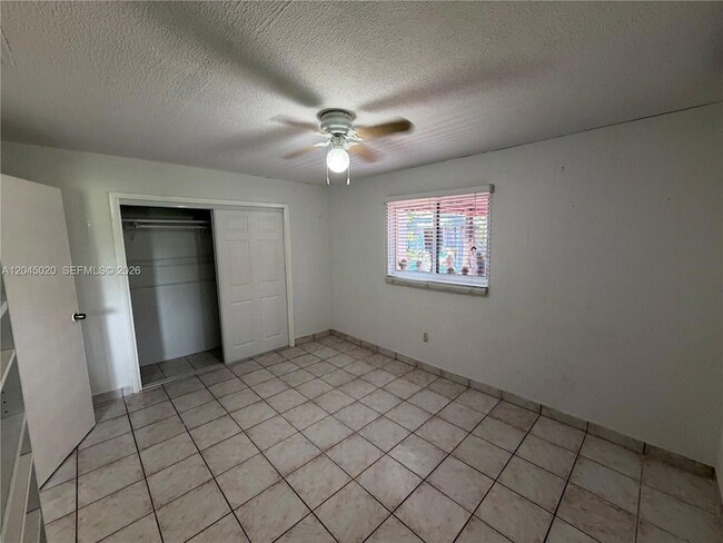 Building Photo - 4935 SW 101st Ave
