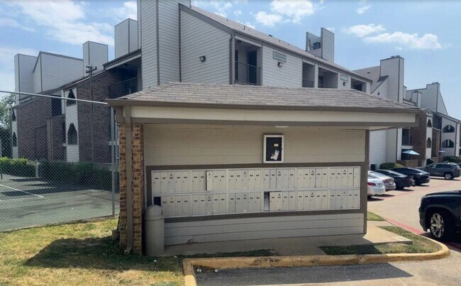 Building Photo - 6108 Abrams Rd