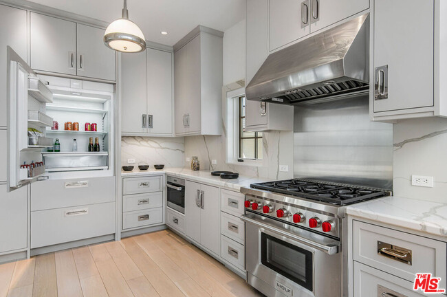 Building Photo - 15225 Palisades Village Ln