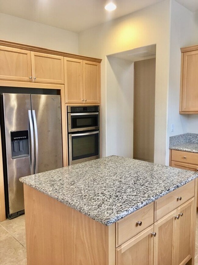 Building Photo - Terrific 4 bed 3.5 Home in Wonderful San Ramon! Great Schools, Shopping, Restaurants!