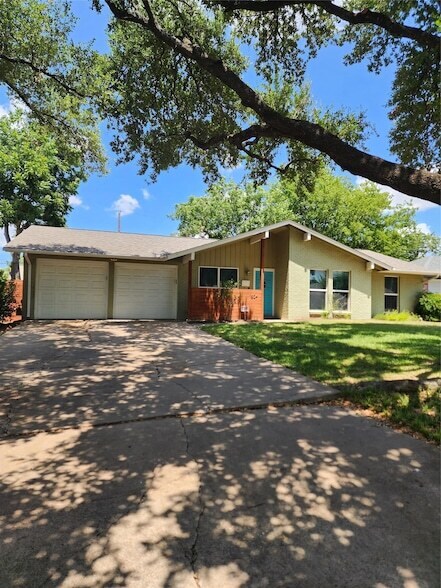 Building Photo - 1804 Kingwood Cove