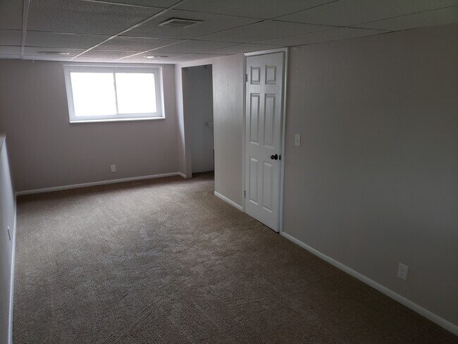 Building Photo - 5 bed Home - In Westminster - Available 6/5