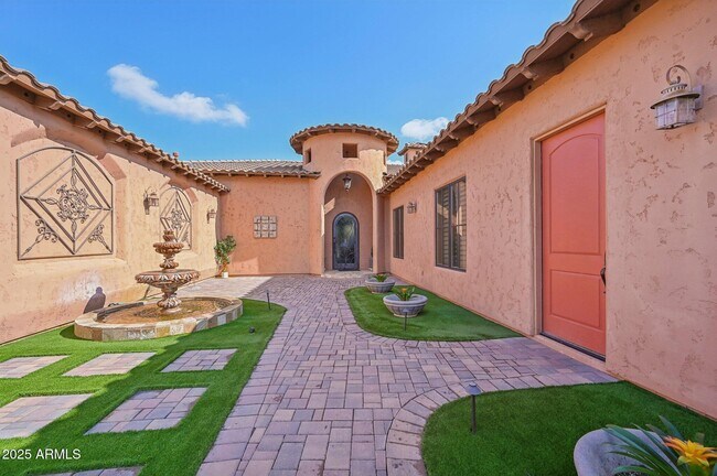 Building Photo - 351 N Cloverfield Cir