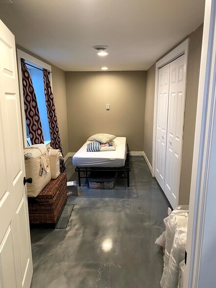 Building Photo - 1745 Loras Blvd