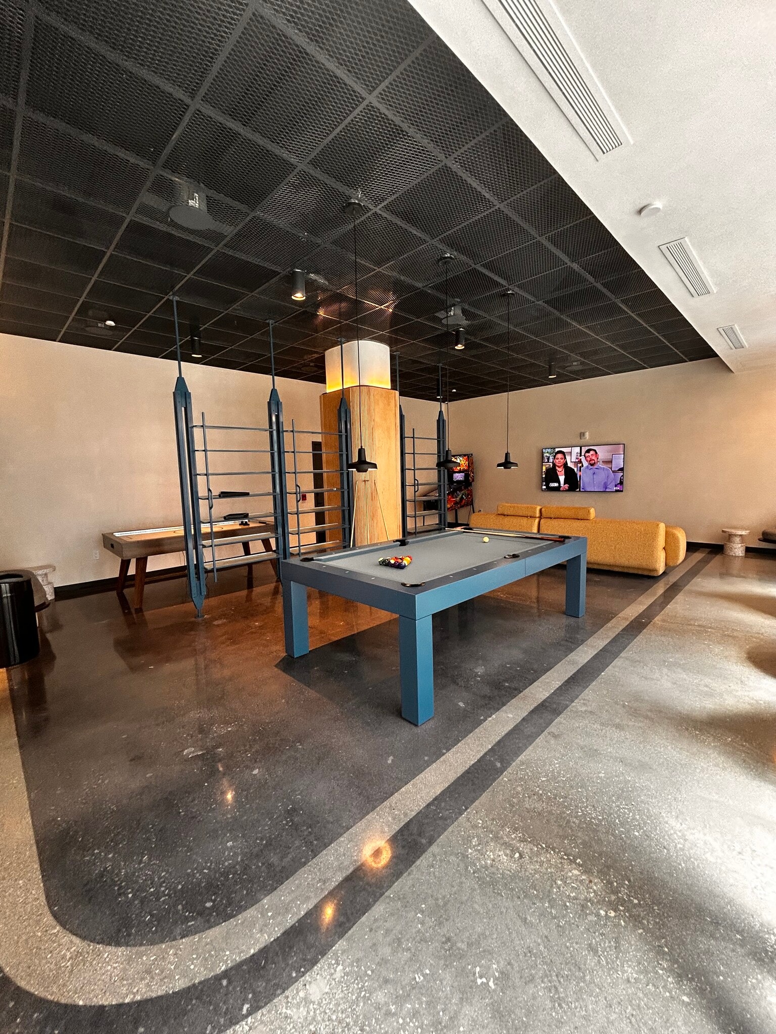 Building Photo - 1940 NW 2nd Ct