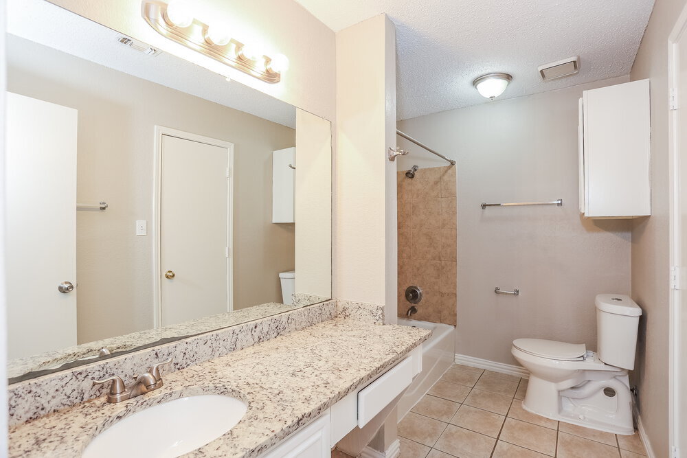 Building Photo - 6406 Brookglen Dr