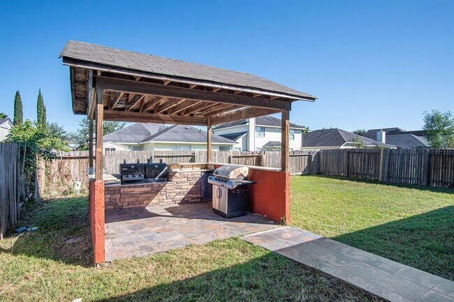 Building Photo - 19718 Summerlin Dr