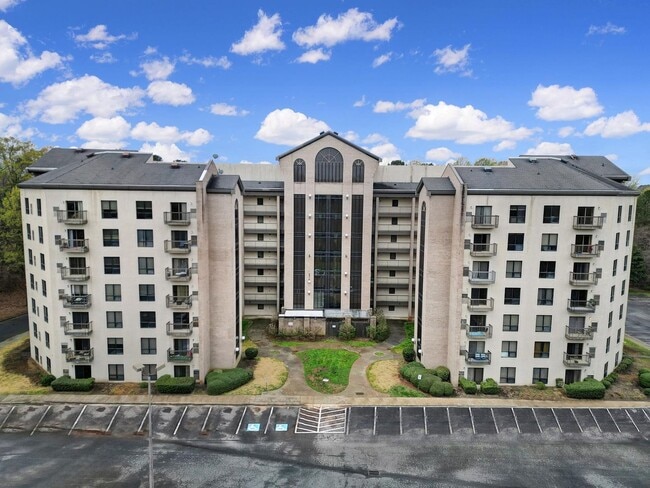 Primary Photo - Lovely Two Bed Two Full Bath Condo in Fort...