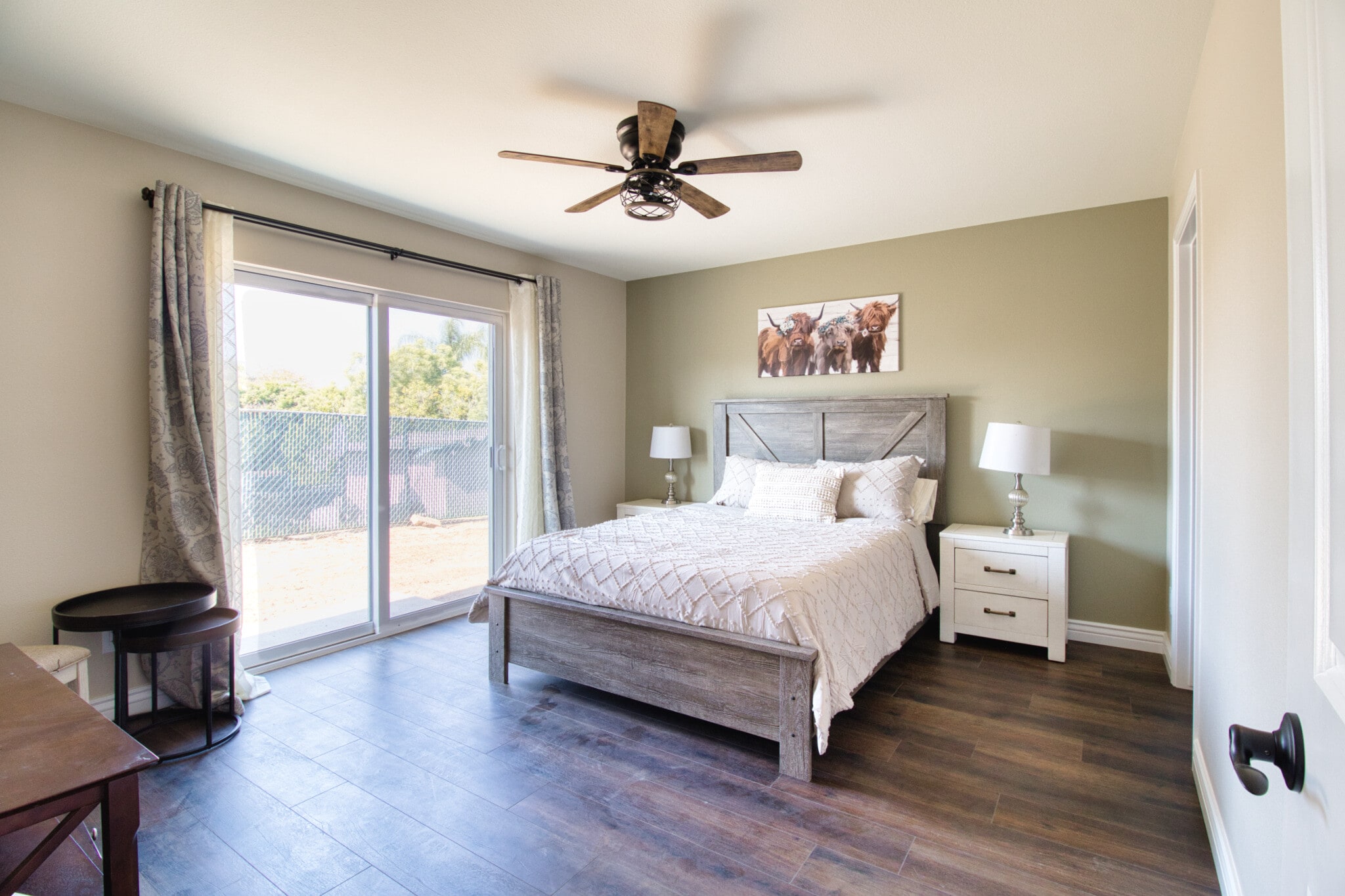 Bedroom 1 Queen - 15671 Ridgeway Ave