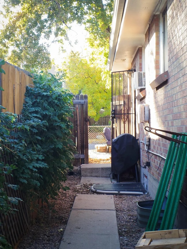 side yard - 4038 Kalamath St