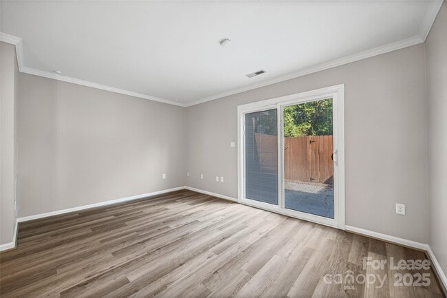 Building Photo - 704 Heritage Pkwy